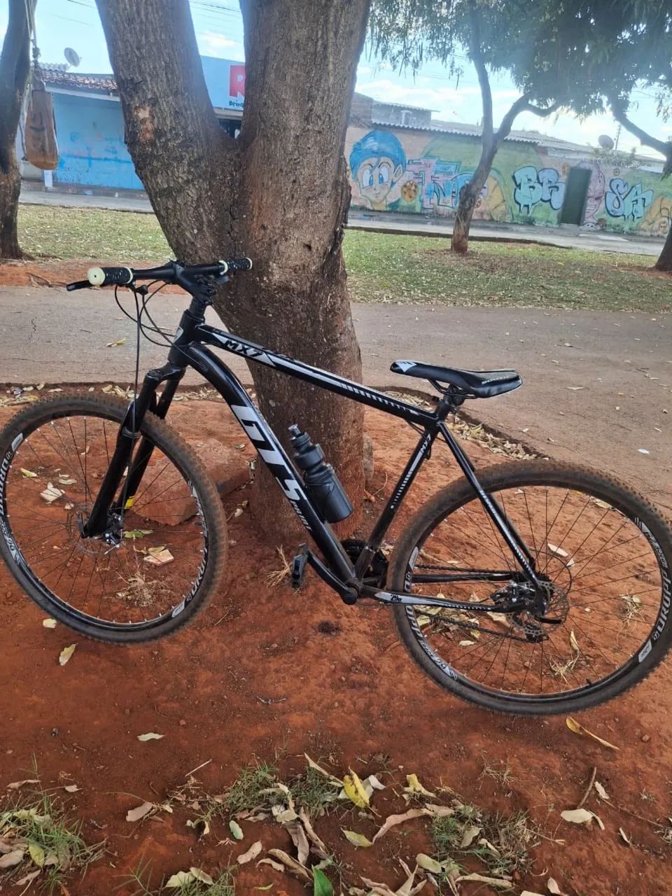 BICICLETA ARO 29 semi nova 