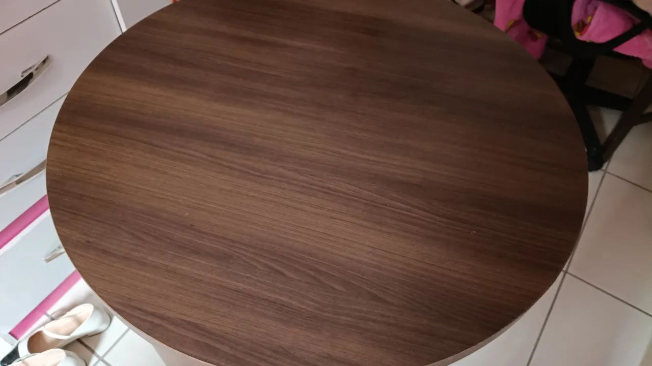 Mesa (com tampo ) e com 6 cadeiras  - Foto 3