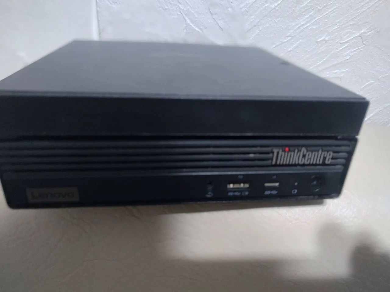 Thinkcentre m70q mini CPU Lenovo i3 décima geração 24gb de ram e 2ssd 480 e 240
