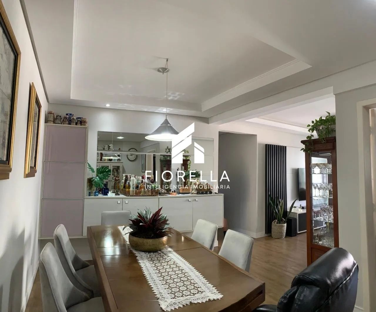 Apartamento à venda com 03 dormitórios, sendo 01 suíte, em Campinas, São José/SC.