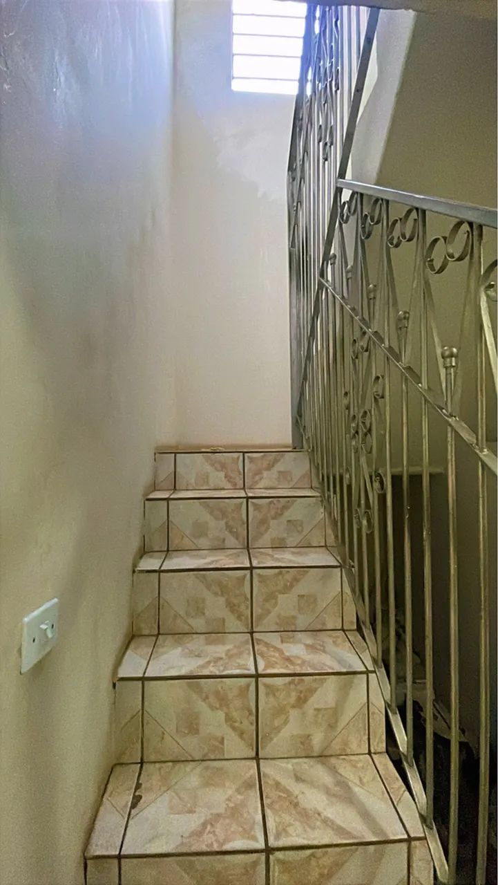 URGENTE- Vende-se Sobrado Amplo e Bem Localizado - Foto 5