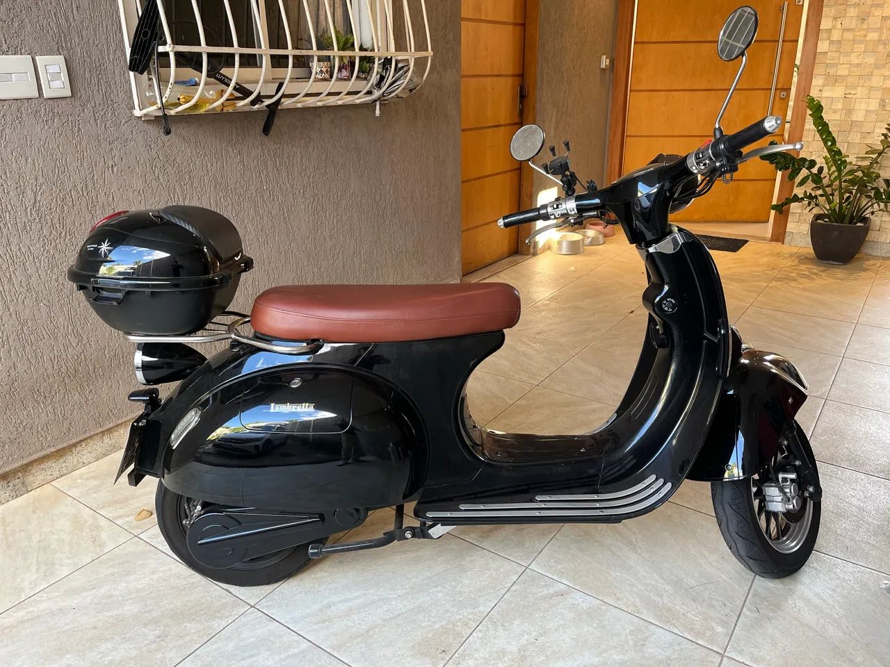 Scooter Elétrica Retrô.