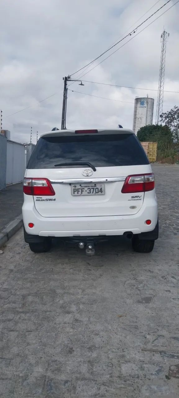 Toyota Hilux SW4 SRV D4-d 4X4 3.0 TDI Dies. AUT 2011 - Foto 2