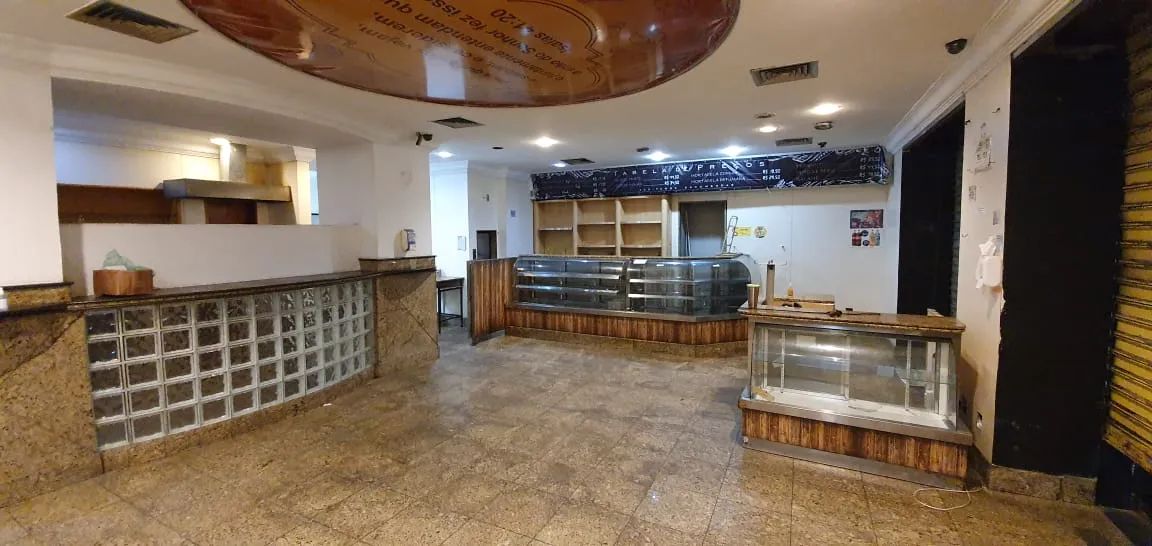 Ponto comercial/Loja/Box para aluguel com 215 metros quadrados em Centro - Rio de Janeiro 