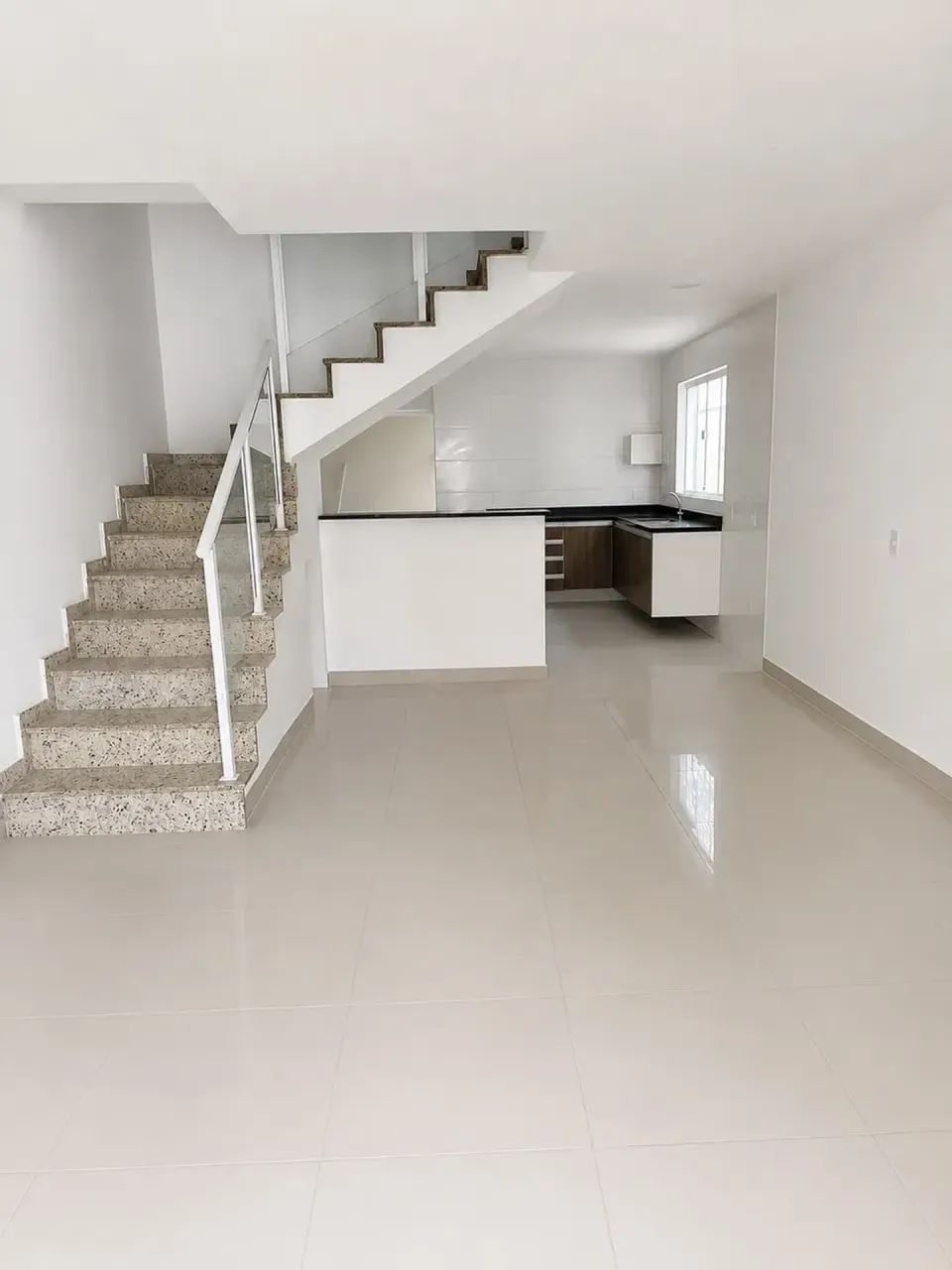 Alugo Casa com Piscina em.Vargem Grande - Foto 2