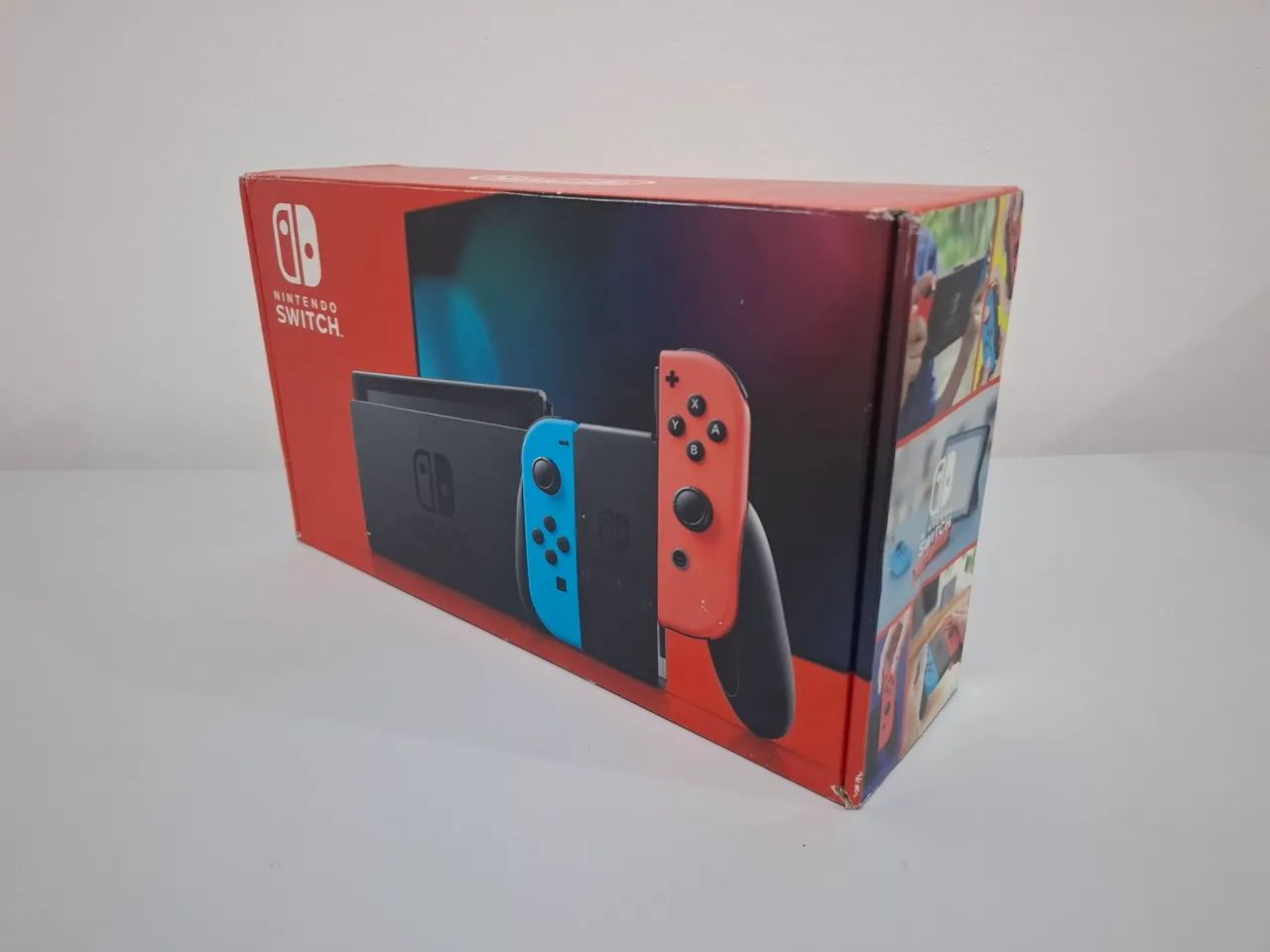 Kit de Acessórios e Caixa Oiginais Nintendo Switch (V2) (SEM O CONSOLE/JOY-CONS)