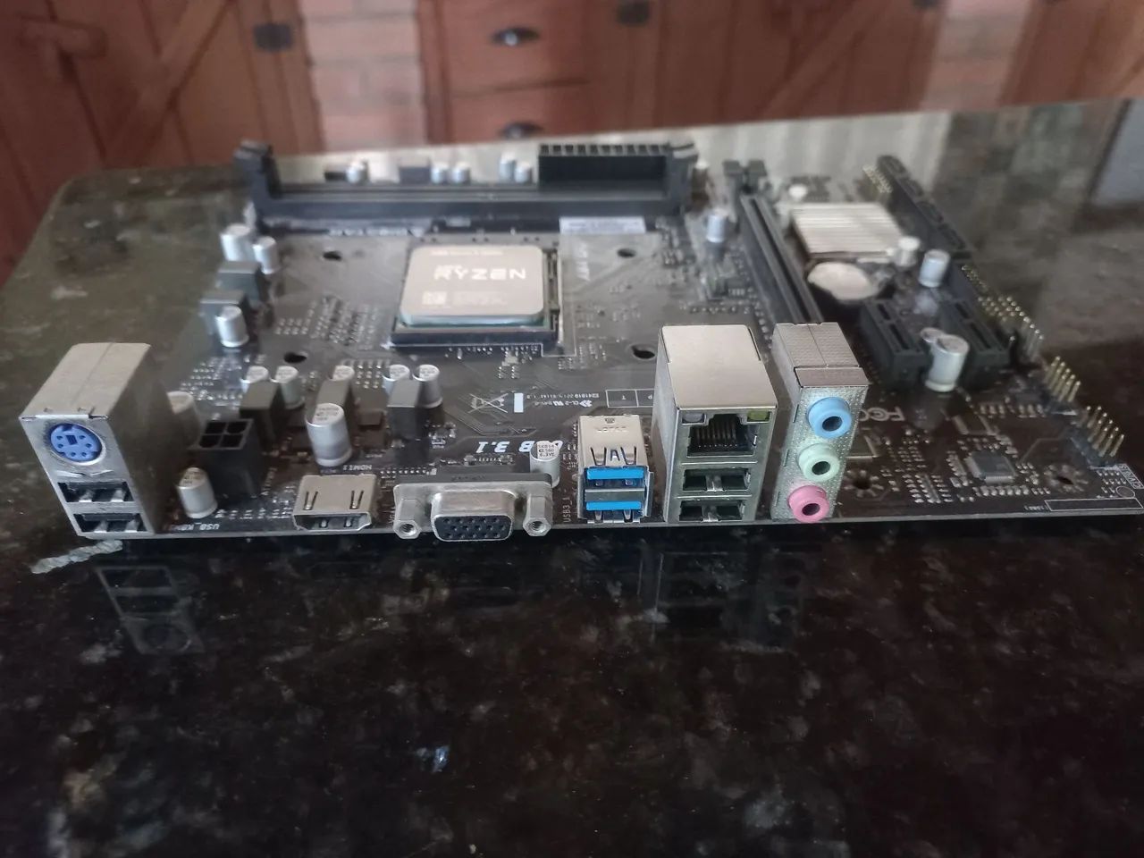 ryzen 3 2200g + biostar a320mh  - Foto 2