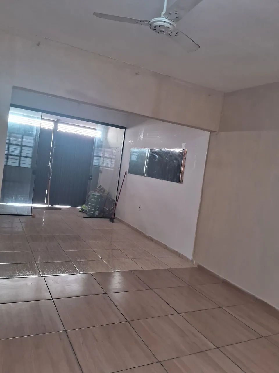 Alugo salão c banheiro ,apenas comercial - Foto 2