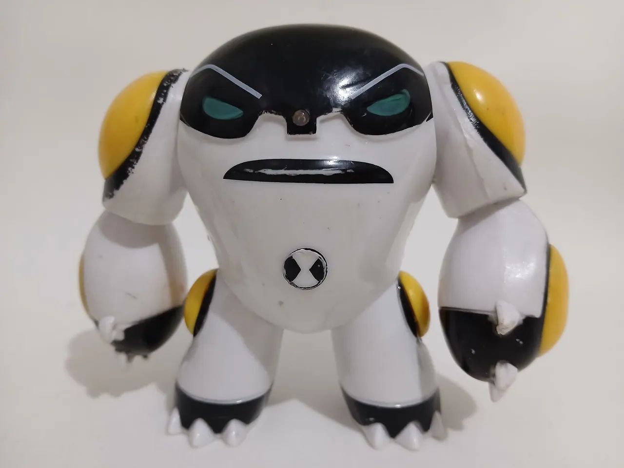 Miniaturas Colecionáveis Ben 10 Bala canhão e Alien X - Foto 2