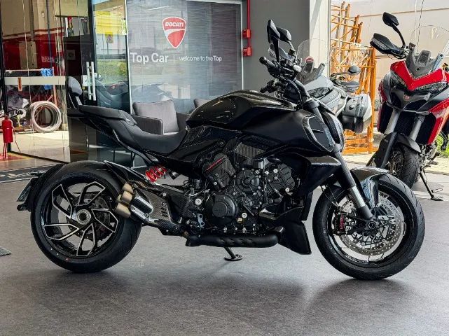 Ducati Diavel V4