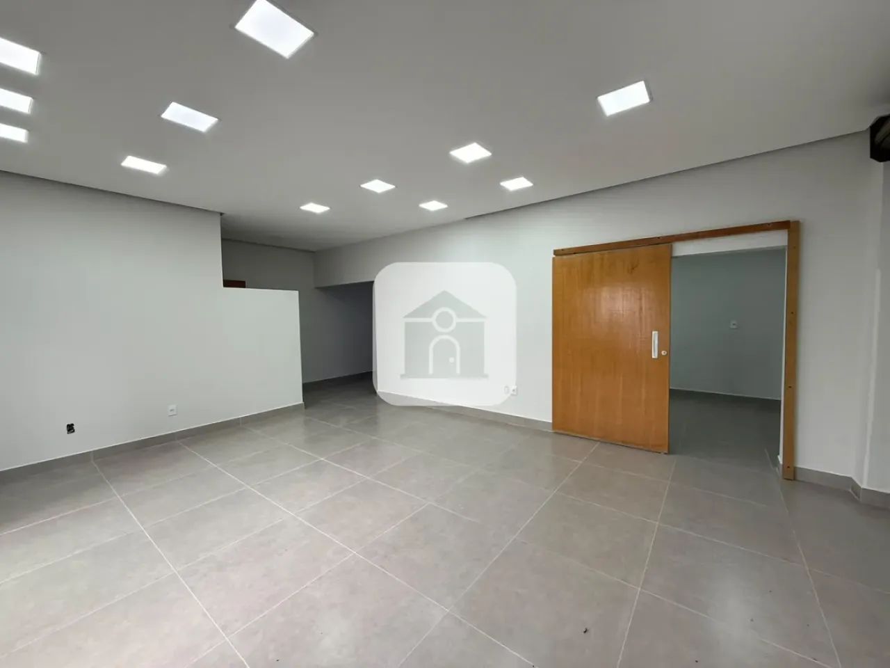Loja comercial com 70m² para locação no bairro Martins - Foto 3
