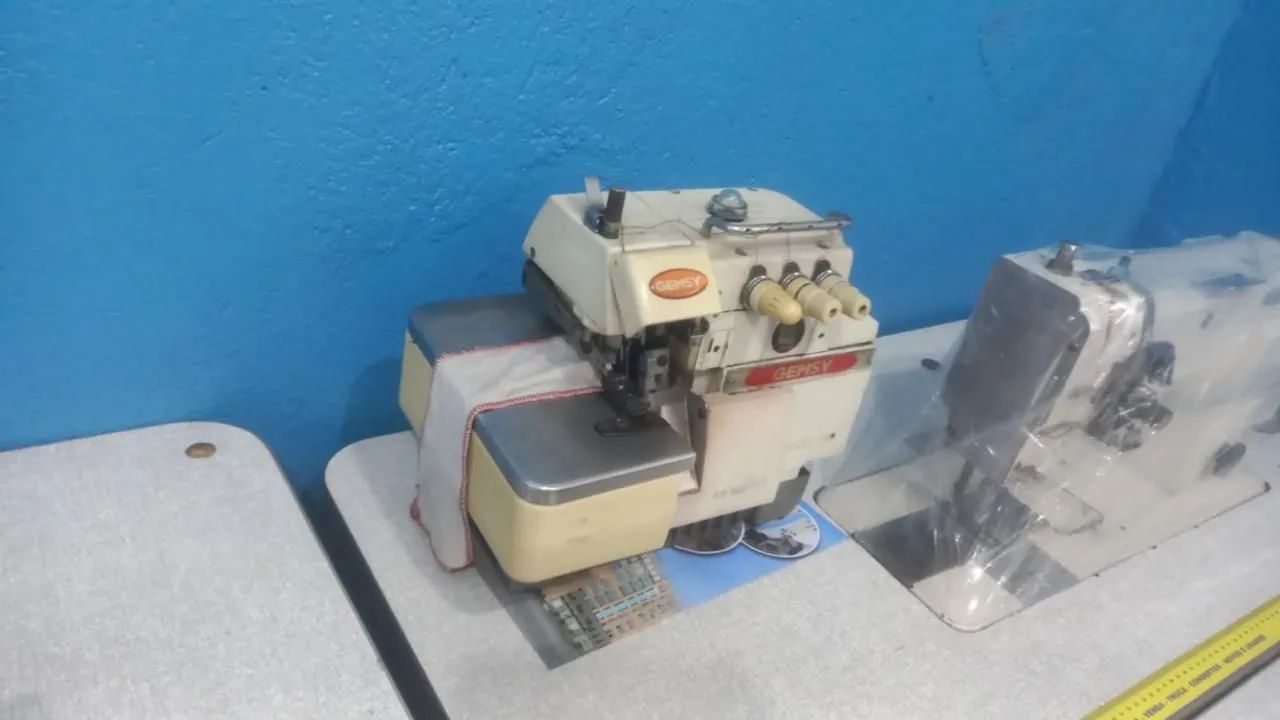 Máquina overloque industrial 