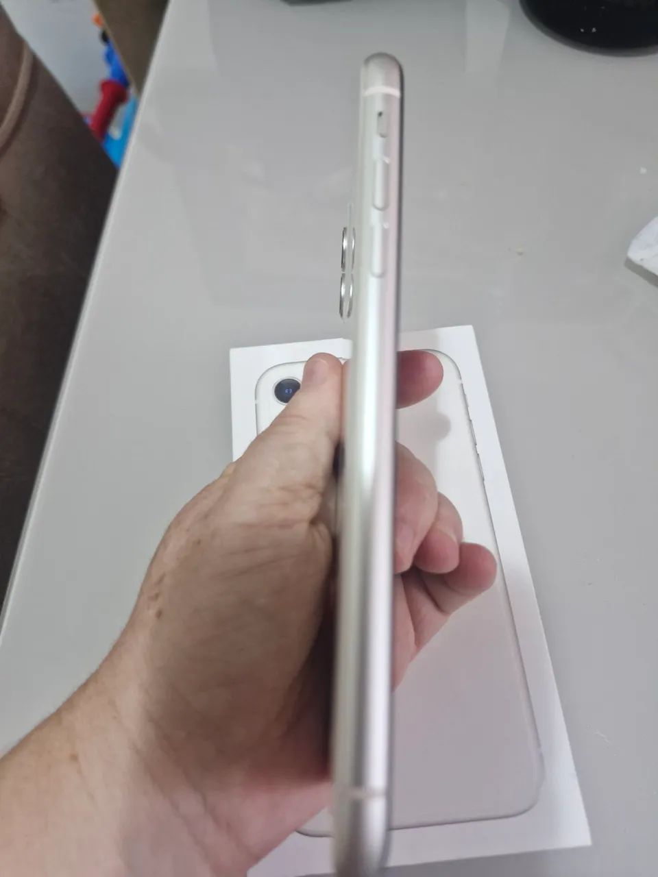 Iphone 11 - 128gb bateria 74% oroginal nunca aberto sem detalhes