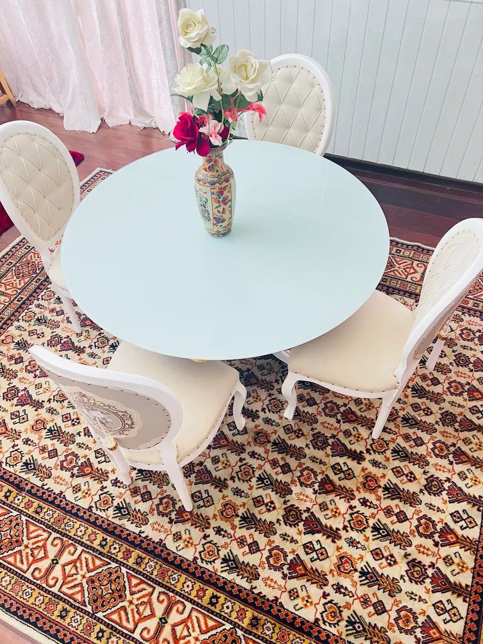 Mesa de jantar com 4 cadeiras medalhão  - Foto 3