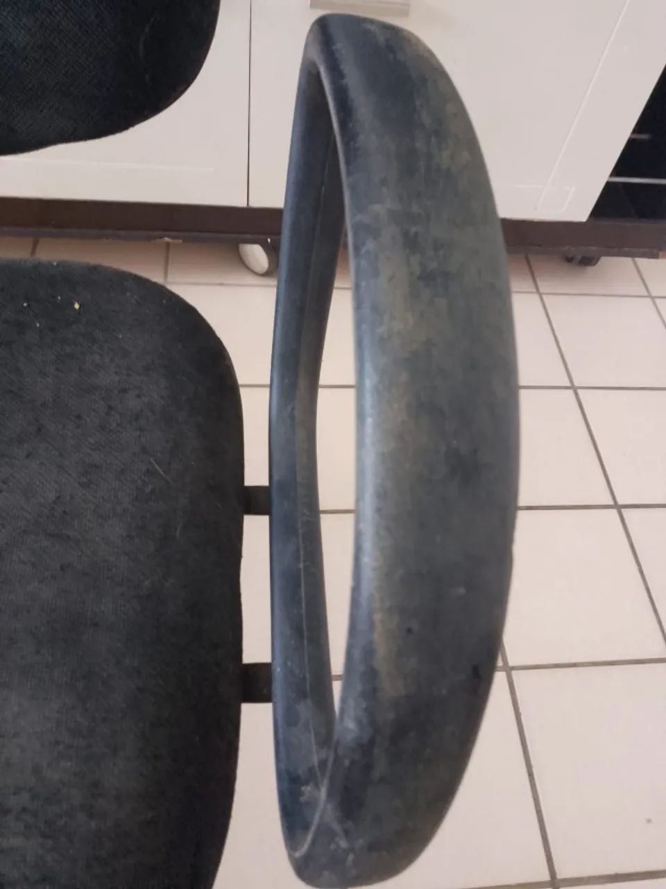 Cadeira de Escritório Preta com Braços - Foto 4