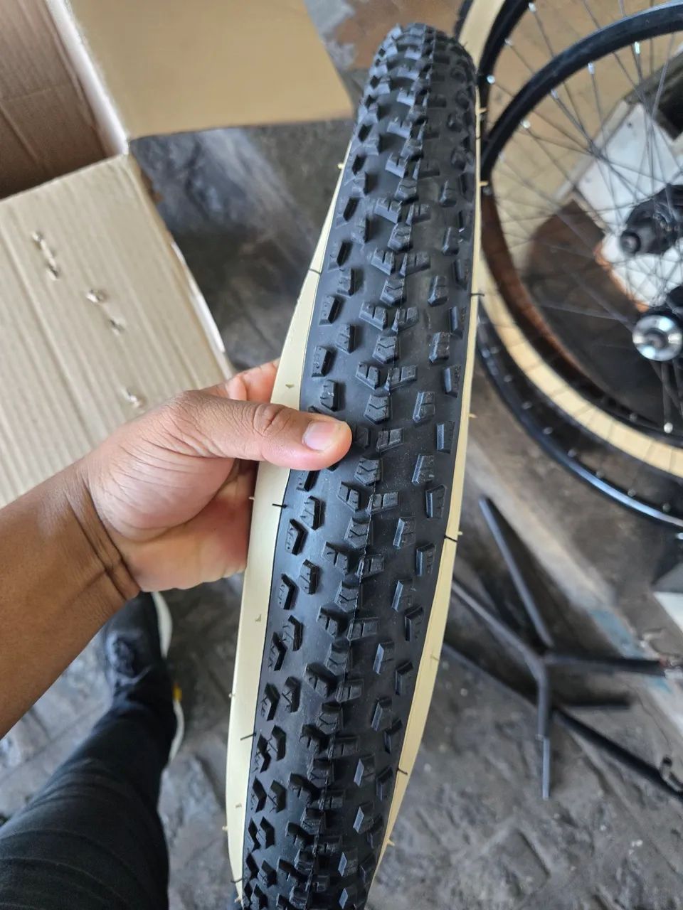 Pneus e pedaleira  - Foto 2