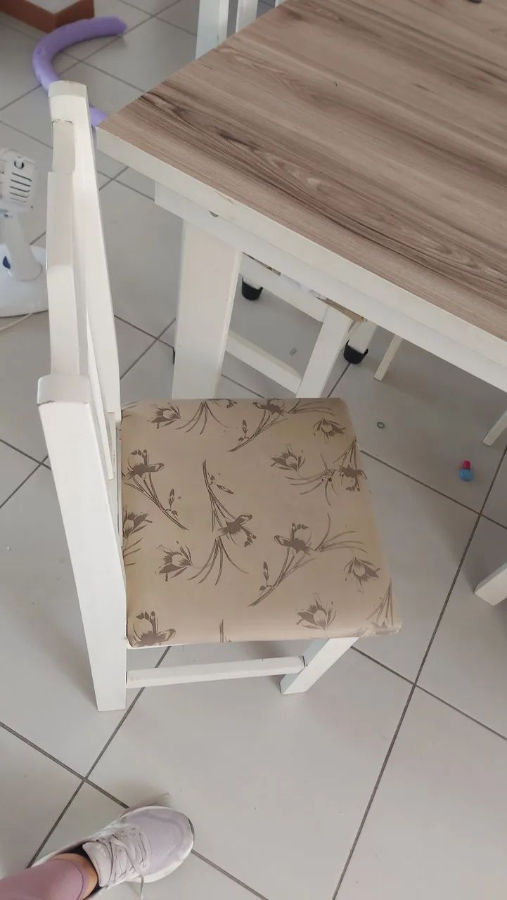 Mesa 4 cadeiras  - Foto 4