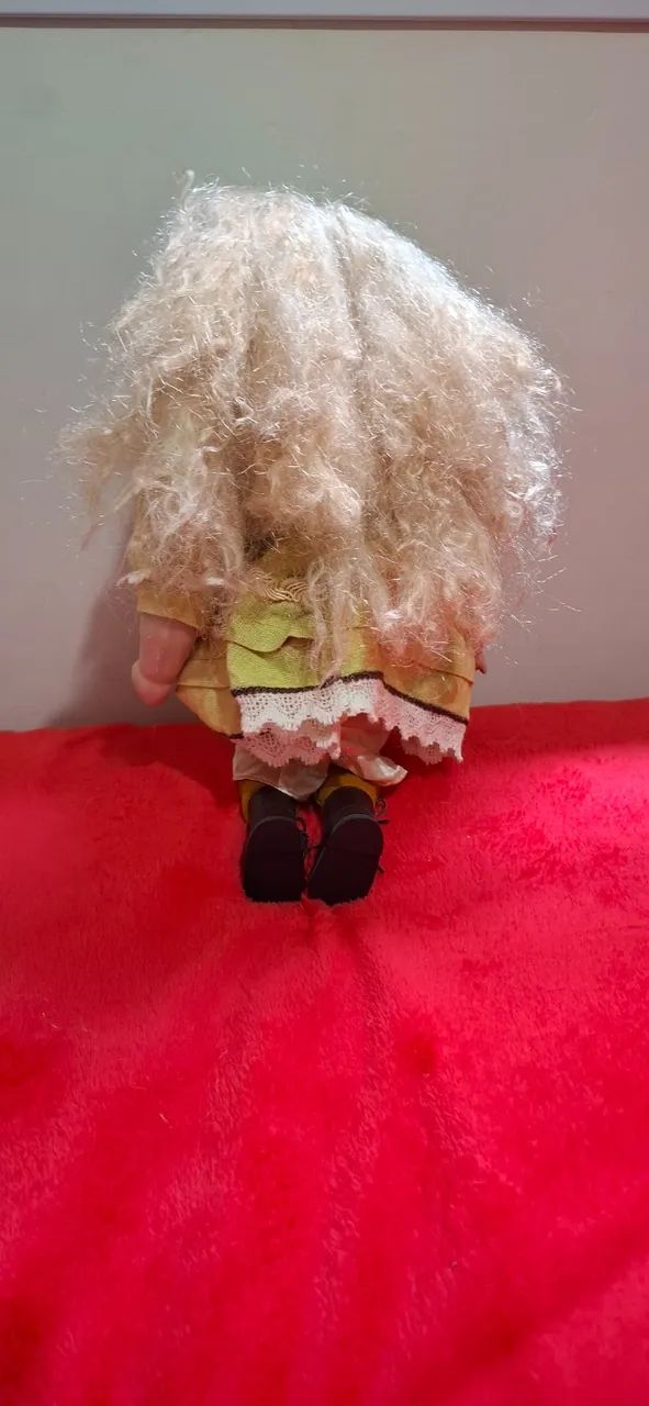 Boneca de colecionador importada de porcelana  - Foto 3