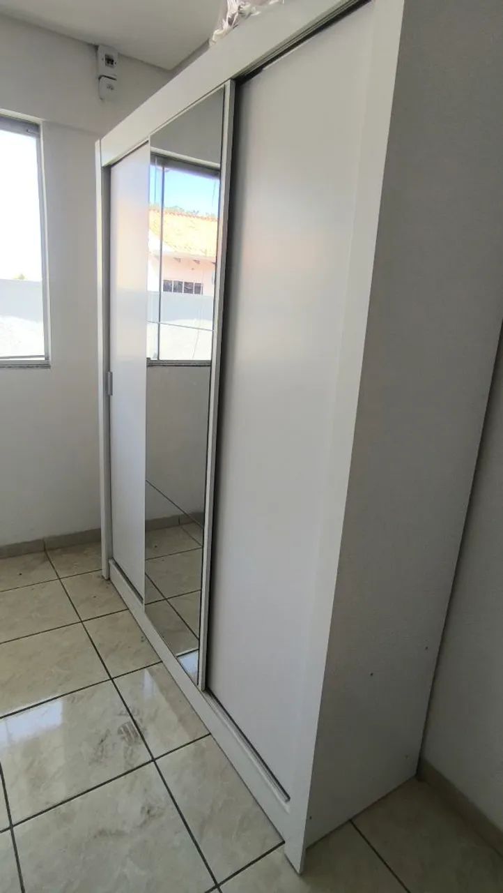 Guarda roupa casal com espelho