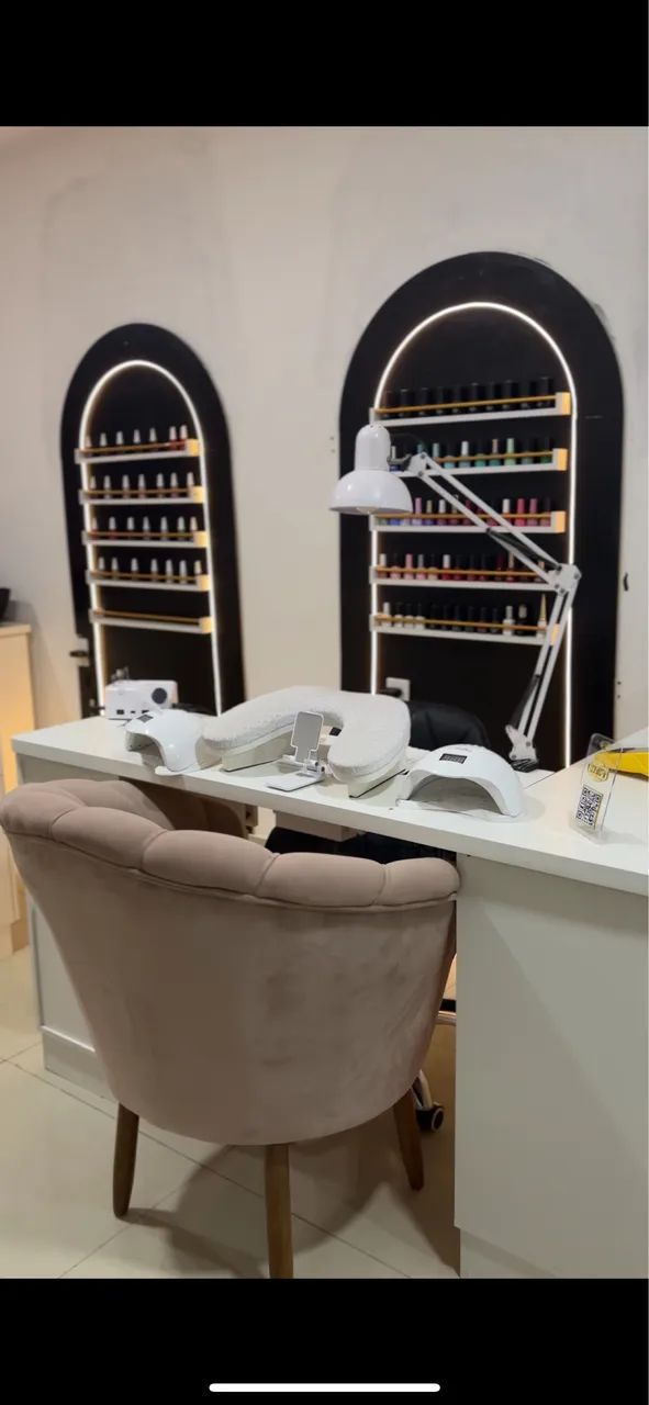 MESA PLANEJADA MANICURE