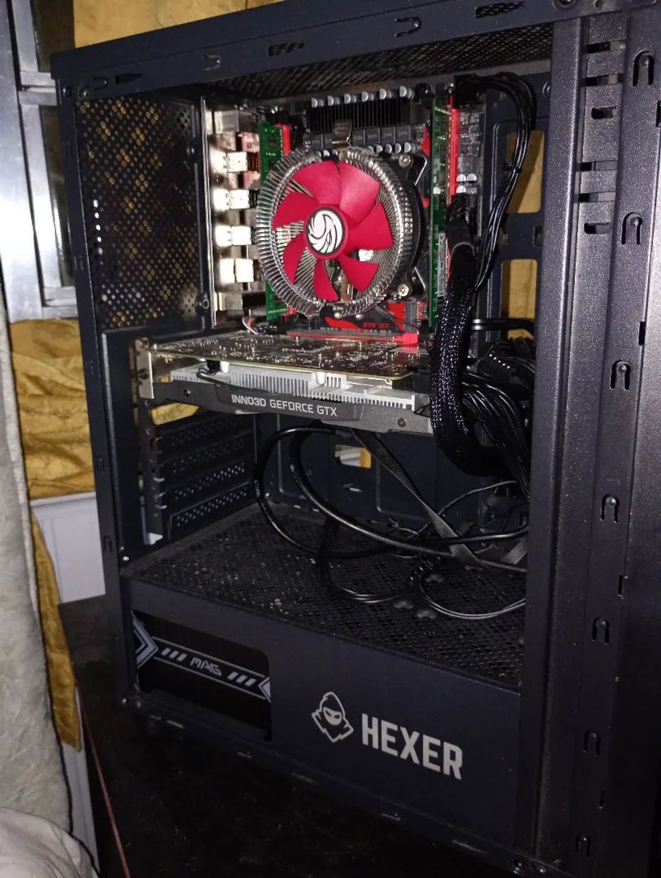 Gabinete + CPU montada