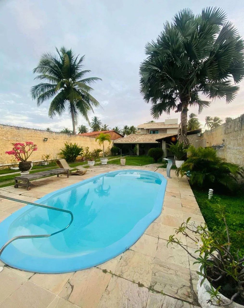 Casa com Piscina  3 Suítes em Lote de 715m² - Foto 2