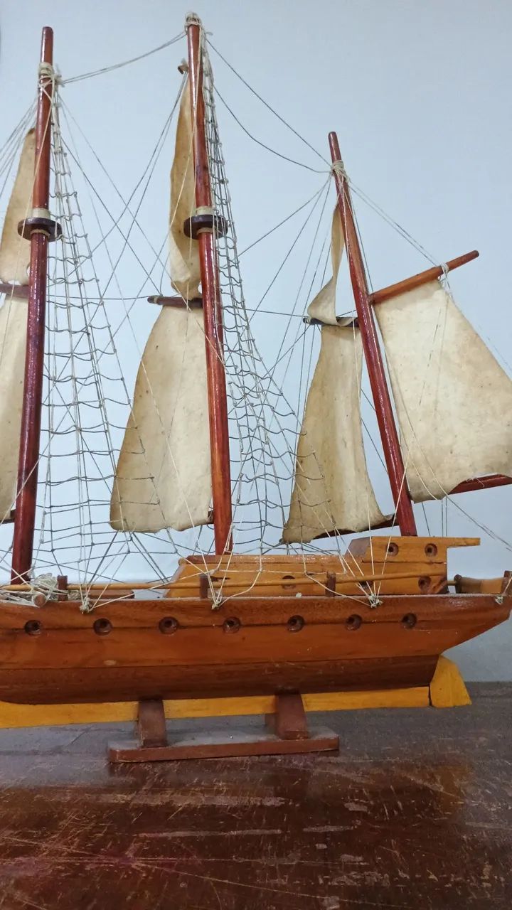Miniatura barco Veleiro de madeira  - Foto 3