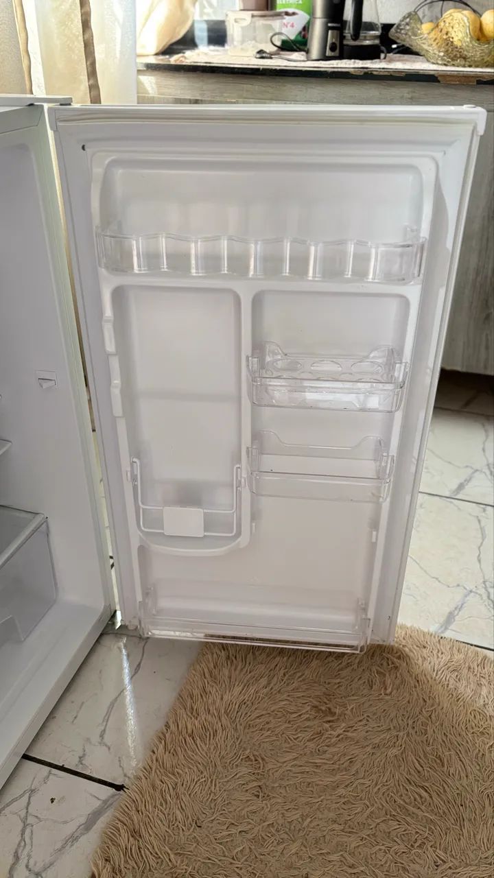 Frigobar Electrolux Efficient - Foto 4