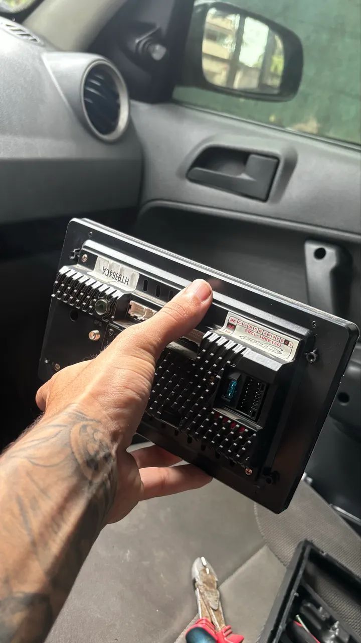 Multimídia 9p octacore 4/64gb - Peças para carros, vans e