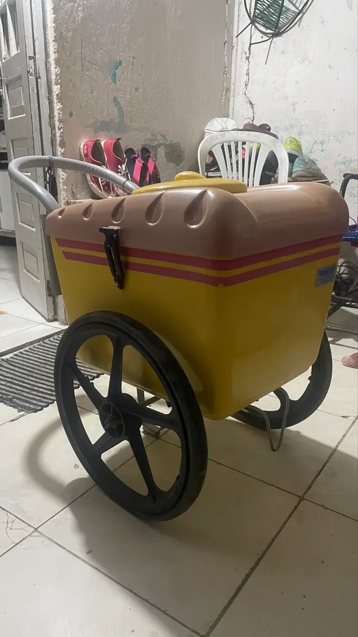 Carrinho de sorvete e picolé 