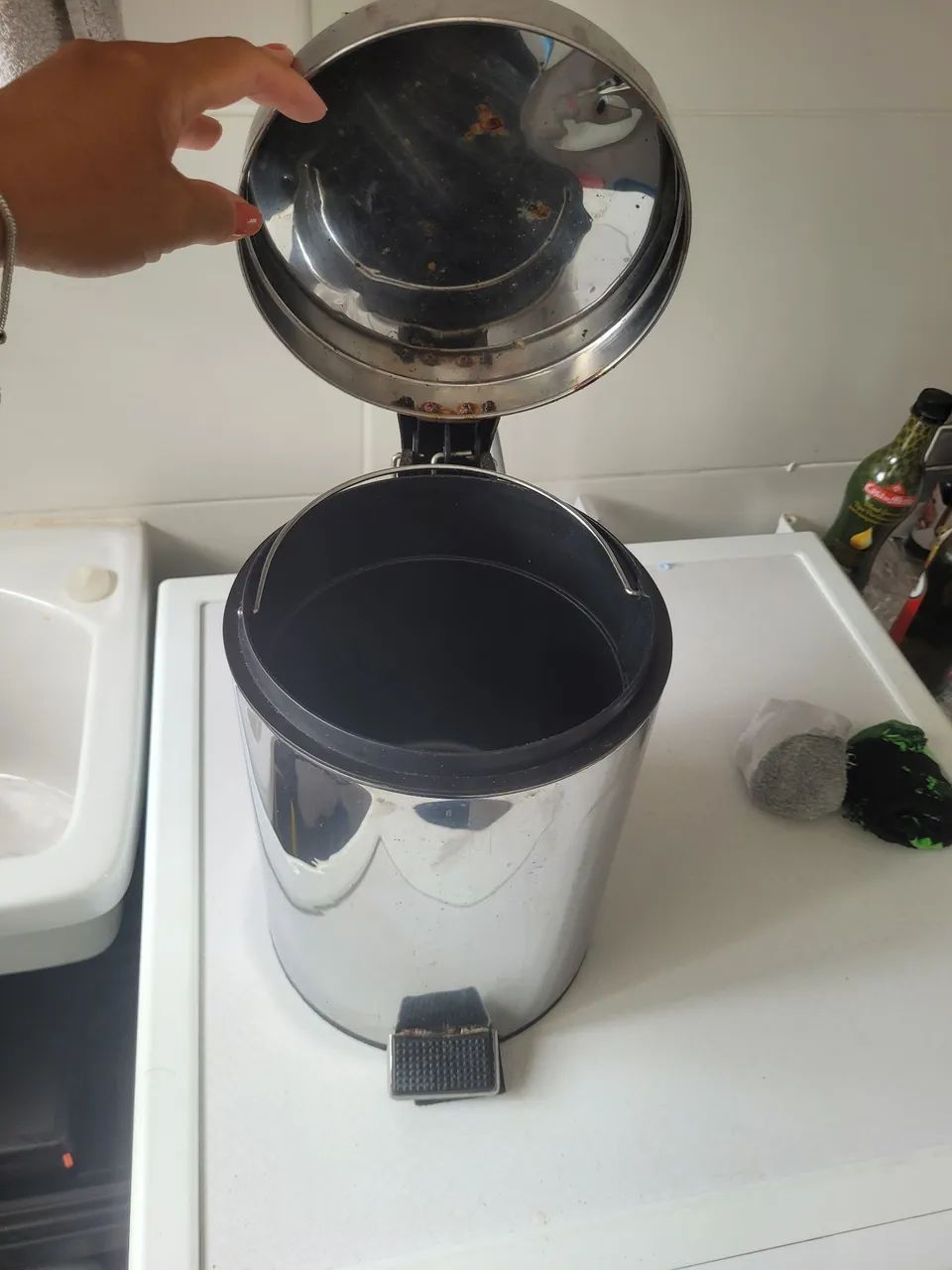 Lixeira inox 5L ideal pra cozinha ou banheiro - Foto 3