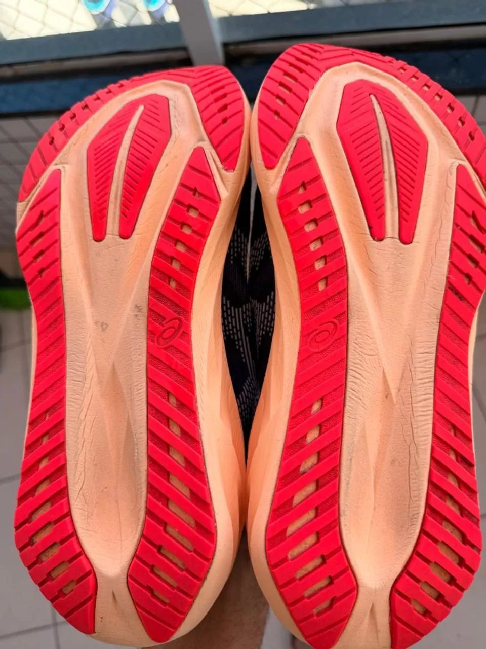 Asics Novablast 5 Tam 43Br  - Foto 3