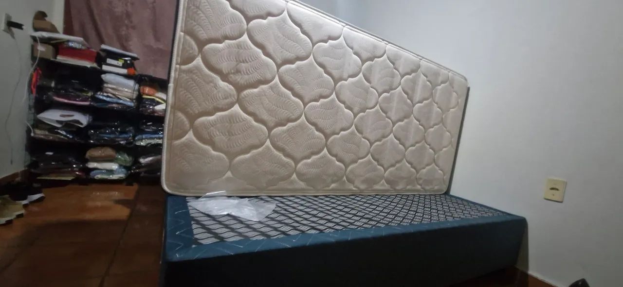 Vendo 2 camas box de solteiro 