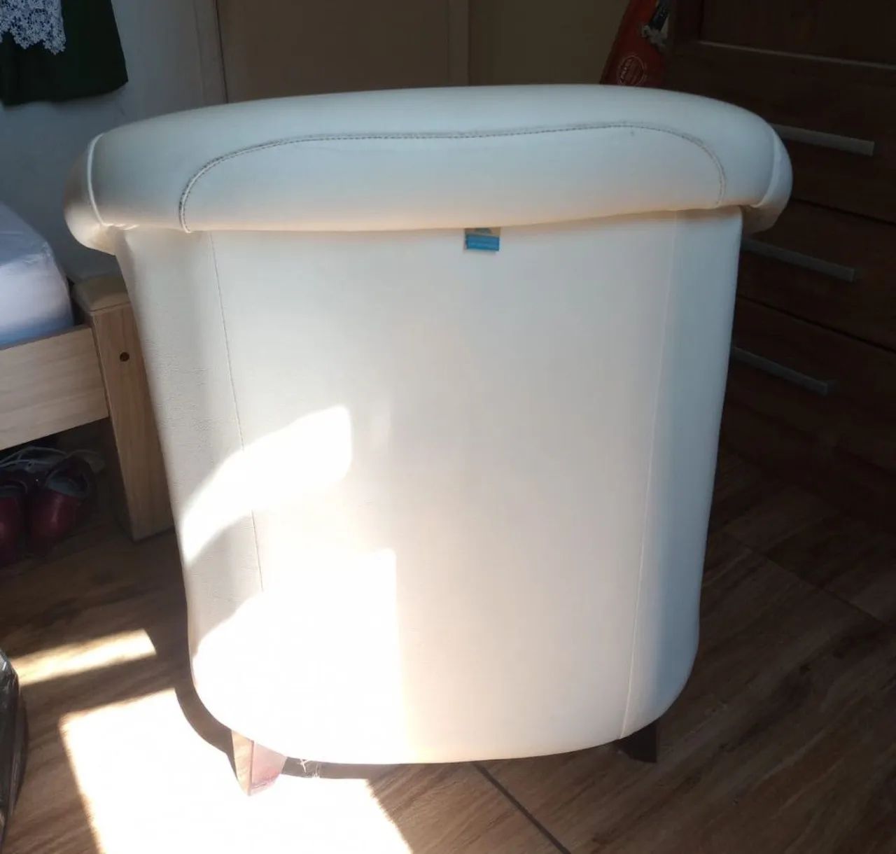 Vendo Poltrona Branca - Foto 3