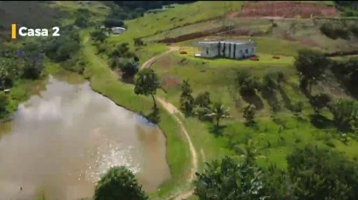 Sítio com 3 casas e plantas frutíferas 16 hectares