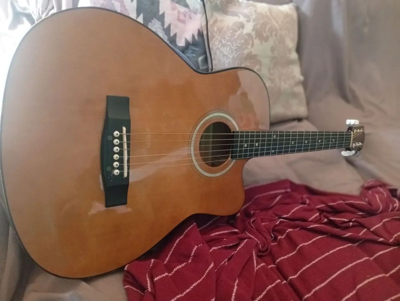 Vendo violão Madrid 300$ - Foto 2