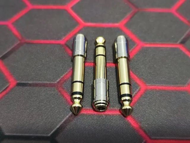 Adaptador P2 P10 PREMIUM - Cobre banhado a Ouro e Fibra de Carbono - Retorno palco Fone KZ