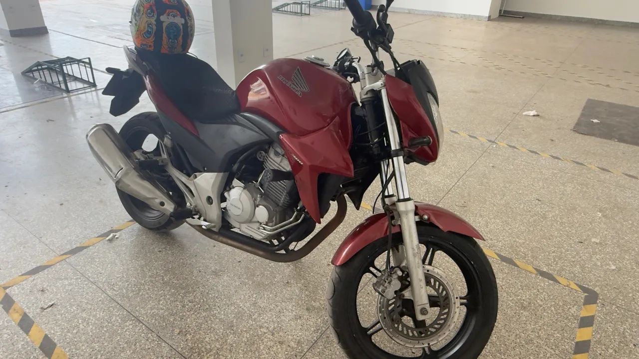 Honda CB 300 com baixo Km - Foto 5