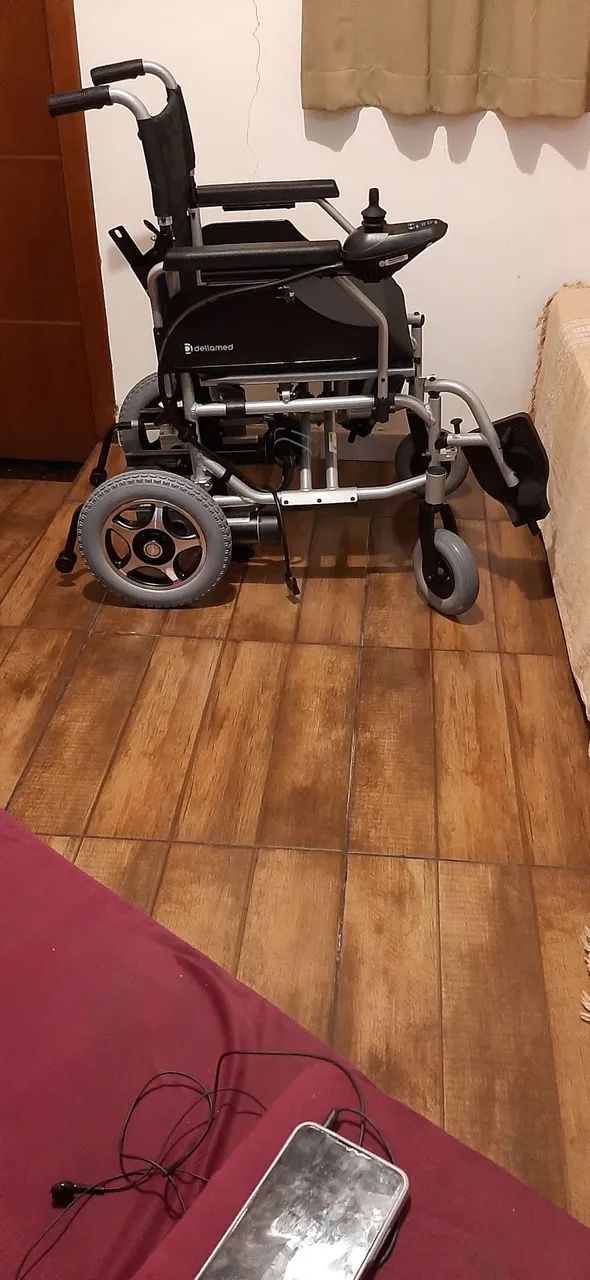 Cadeira de rodas motorizada  - Foto 5