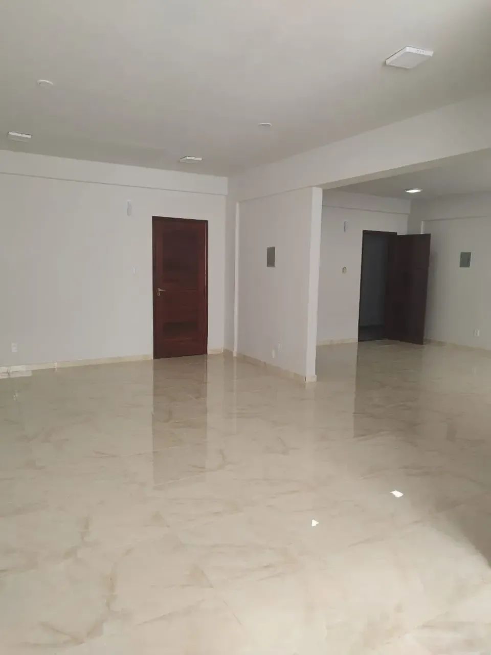 SALAS COMERCIAL RENASCENÇA 75M²