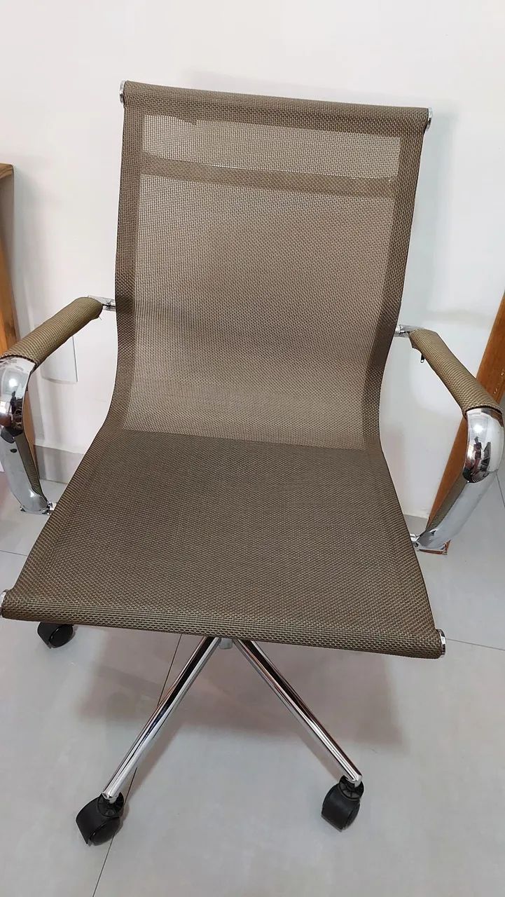 Cadeira de escritório giratória  - Foto 4