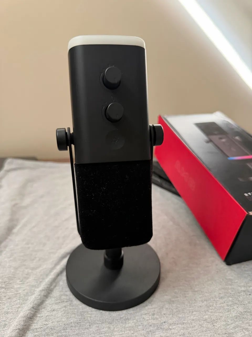 Microfone Fifine Usb/xlr Am8 Dinâmico Cardioide Cor Preto