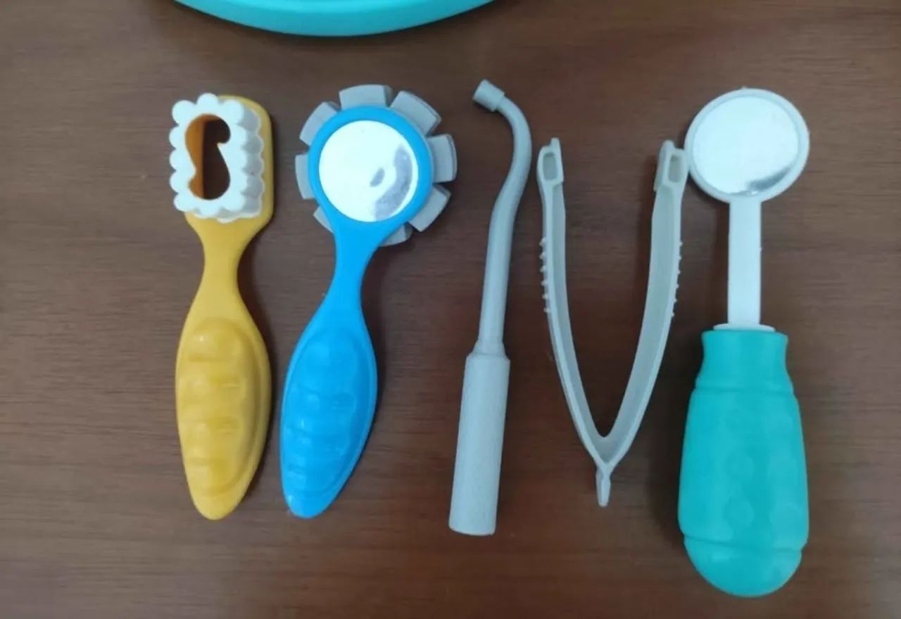Brinquedo Play Doh original boneco dentista e acessórios - Foto 3