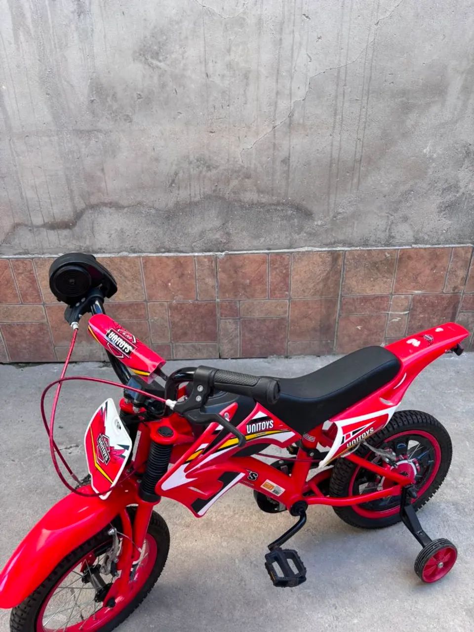 Vendo bicicleta infantil muito nova - Foto 4