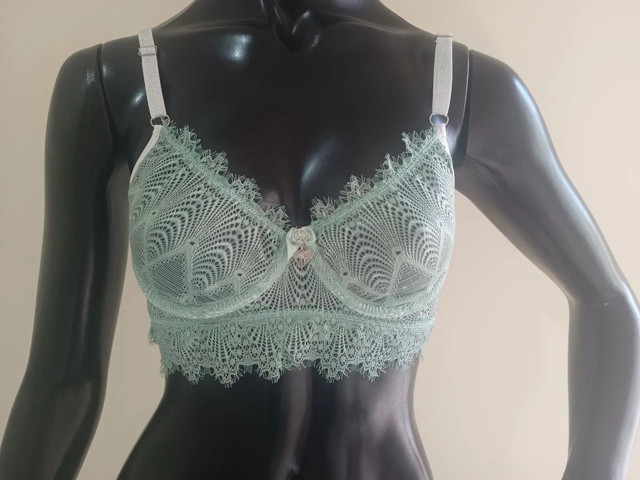 Conjunto Renda Sem Bojo com Aro, calcinha String  - Foto 2