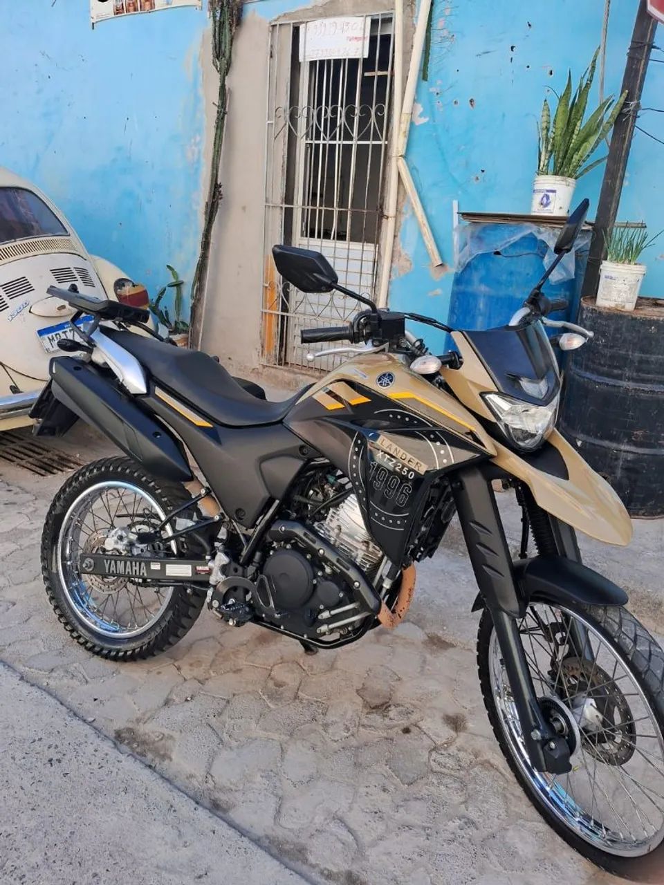 Moto praticamente nova