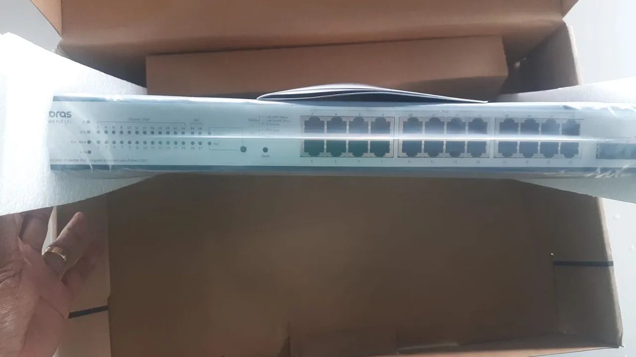 Switch Gerenciável Intelbras Sg 2404d Mr L2+, 24 Portas Gigabit, 4p Mini-Gbic - Foto 2