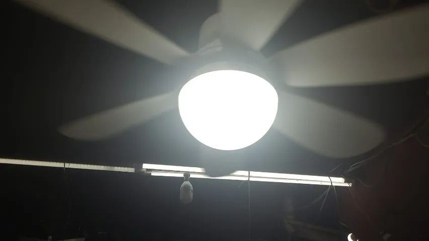 Ventilador De Teto 6 Pás e Lâmpada , Bivolt Controle Silencioso Lâmpada - Foto 5