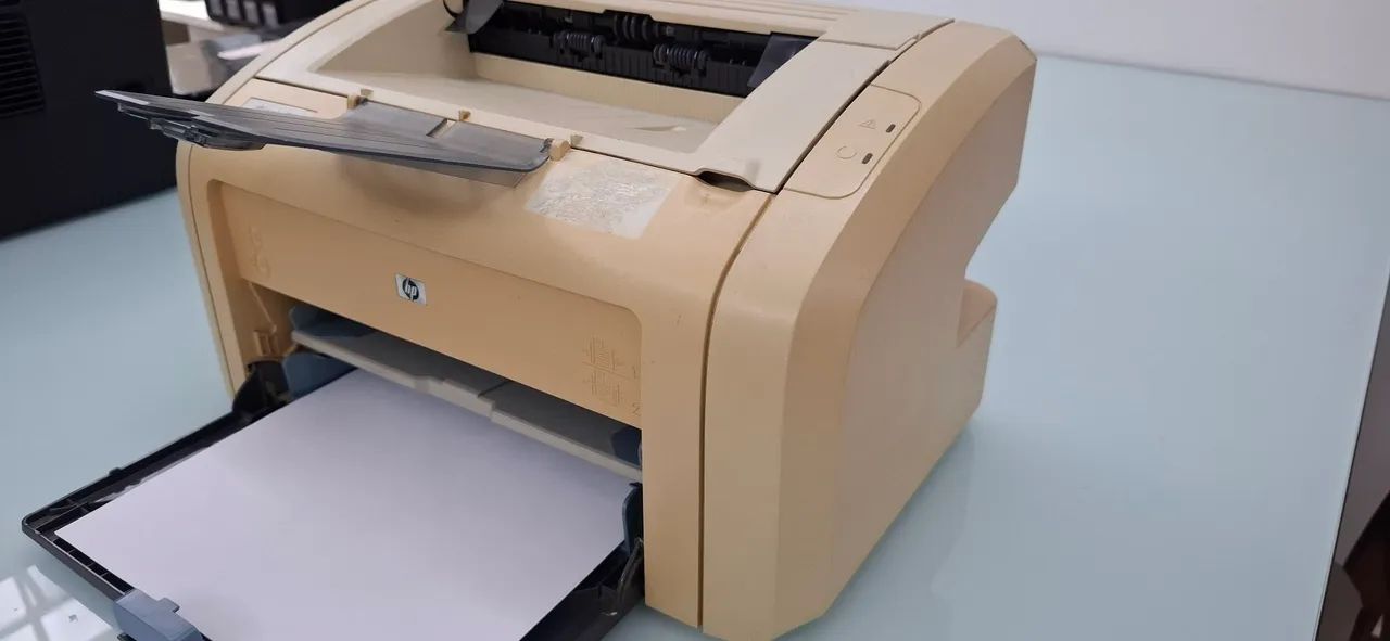 Impressora HP LaserJet 1018 usada - Foto 3