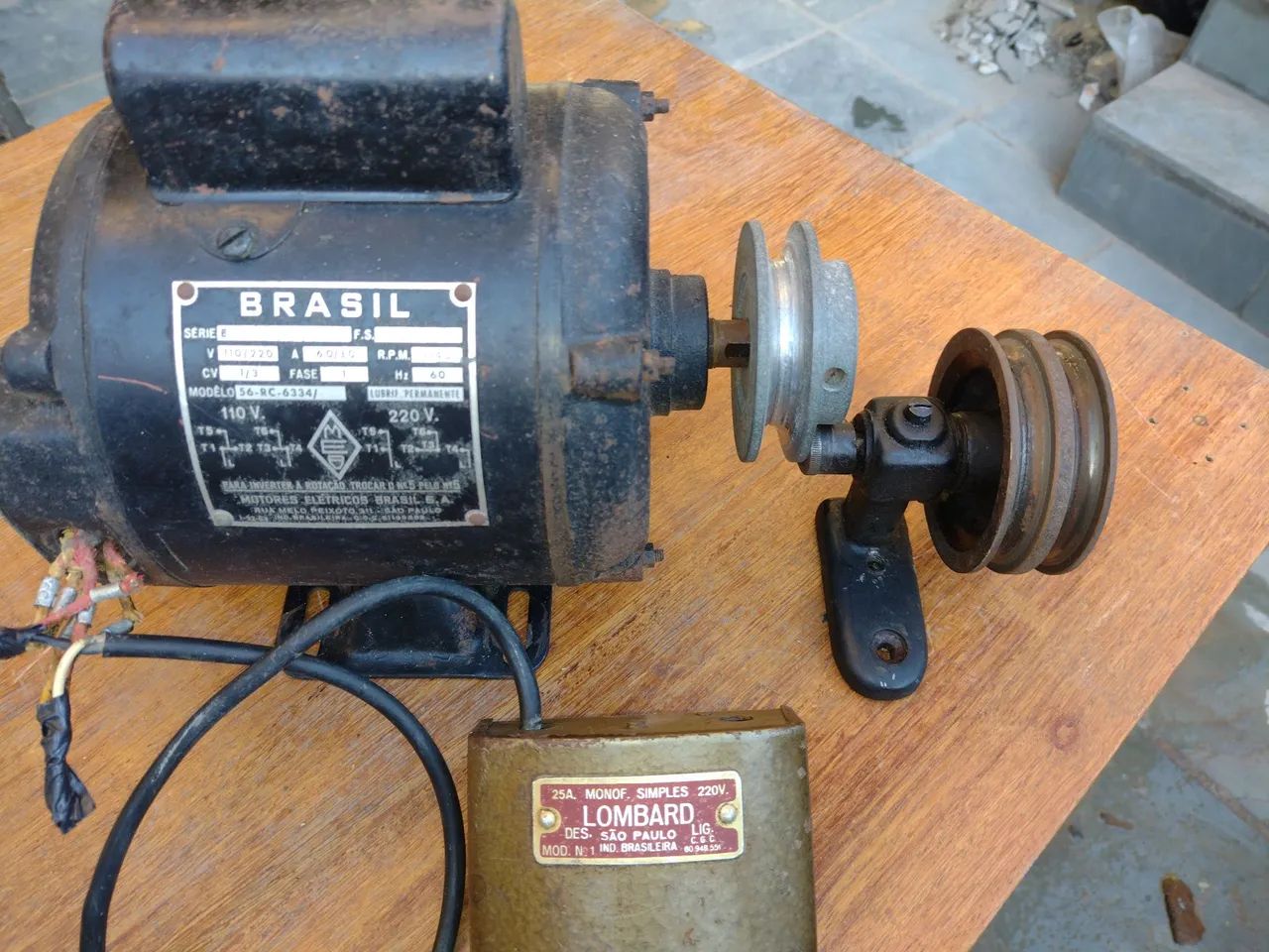 Motor para bancada com avanço de correia